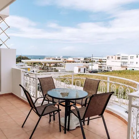Апартаменти Phaedrus Living: Harmony Sea View *