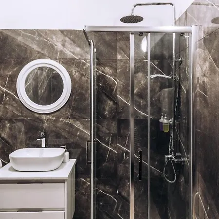 Апартаменти Phaedrus Living: Harmony Sea View *